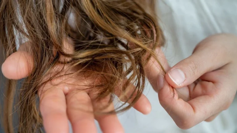 Eine Haarprobe kann bei der frühen Entdeckung von Parkinson helfen.