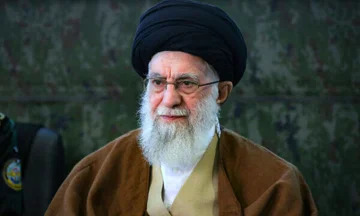 イランのメディア:カメネのために支持される国家葬儀