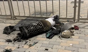 イランのロケットはカタールの米国の空気基地に当たる