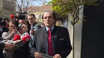 Uke Rugovaは、Osmani大統領の投票を持っているかどうか尋ねられます:会議の後を見て