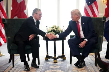 英国首相は、英国軍基地の使用のためのトランプとの違いを確認します