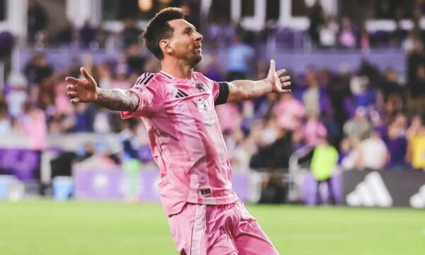 Messi schreibt Geschichten mit Freistoß, gleich Peles Rekord