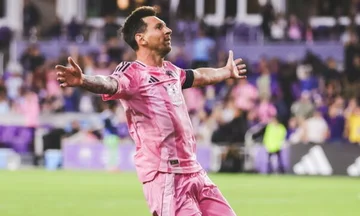Messi schreibt Geschichten mit Freistoß, gleich Peles Rekord
