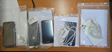 Mitrovica Pre-burging Centreで禁止された5つの電話
