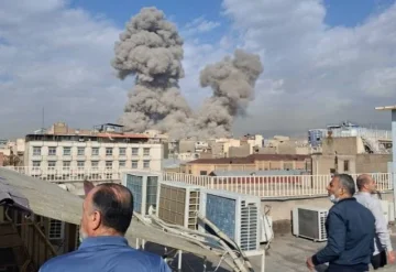 イスラエル Strikes 大量攻撃 テヘラン