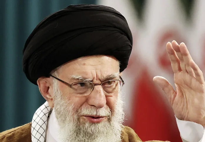 Khamene warns US: We will not give up if we attack will have serious consequences