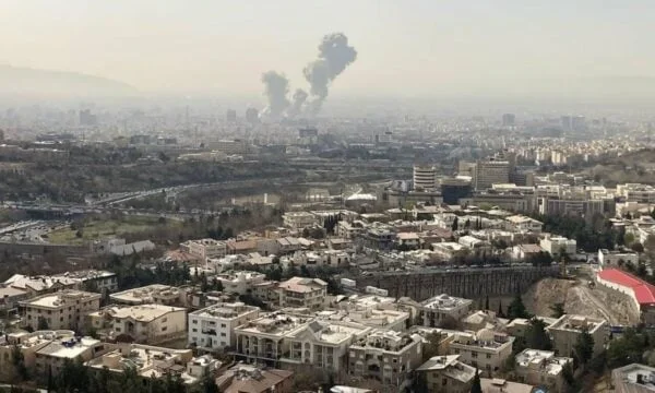 イランはシリアにロケットを殺し、4人が殺された