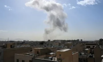 イランはイスラエルでミサイル攻撃を発足し、IDFは言う