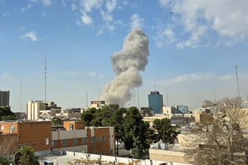 イスラエルはイランの攻撃の後に宇宙空間を閉じます