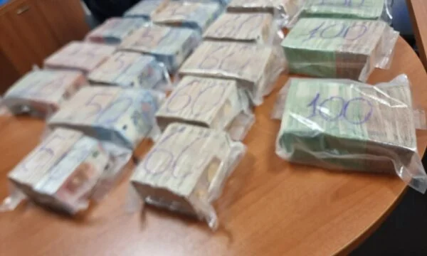 Ένα εκατομμύριο ευρώ βρέθηκαν σε οχήματα στο Merdare, τι λέει ο Διευθυντής Τελωνείων