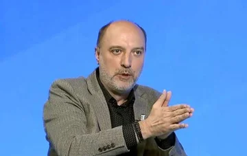 Ymer氏は、Jasharという名前の社長が持っていないと述べています。“これは仕事です”