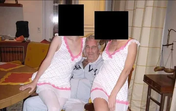 Epsteinの秘密ロッカー:ホームレス女性と性スレーブのトレーニングマニュアル