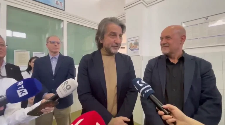 Rama neagă cabinetul oficial, dar spune noi directori vor fi adăugate