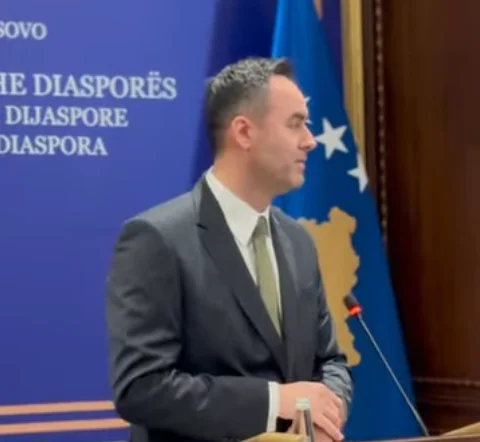 Θα είναι αυτός ή κάποιος από την οικογένεια Γιασάρ υποψήφιος για πρόεδρος; -Το σόου του Γκλάουκ Κονζούφκα.