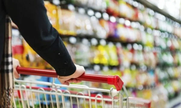 Çmime të larta në produktet esenciale – Si variuan ditëve të fundit në tregun e Kosovës