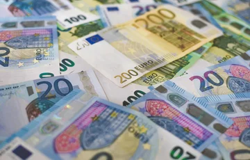 2つの国内銀行に1,000ユーロ以上が入金されます