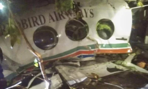 Avion medical sa prăbușit în India, 7 membri ai bord lipsă