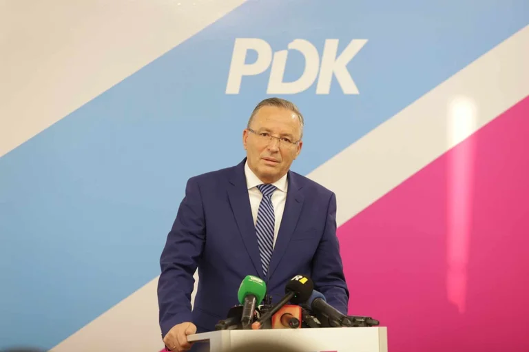 Bedri Hamza na de laatste toespraak in Den Haag: Kosovo wacht op gerechtigheid, verwacht zijn kinderen terug te geven