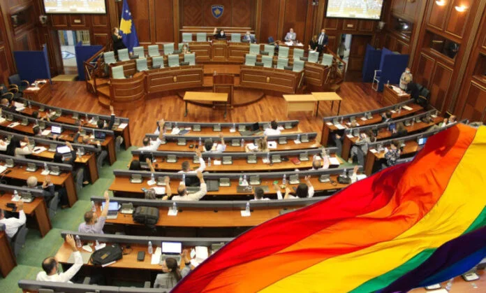 Aici se aşteaptă ca guvernul să-i aducă la Adunare pentru vot.