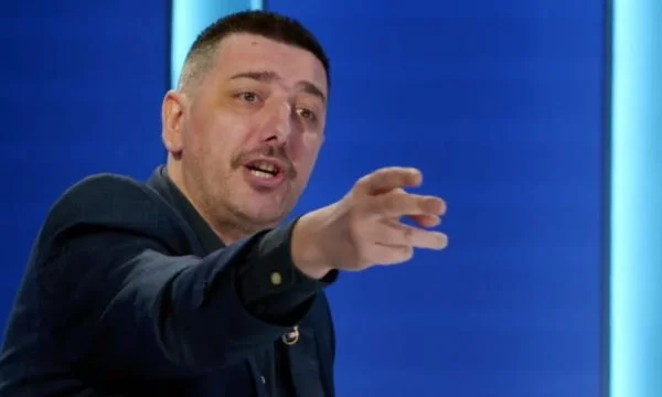 Cook cât de multe rockeri partid timp de două zile: Sylla fier cu opoziție LVV) reuniuni