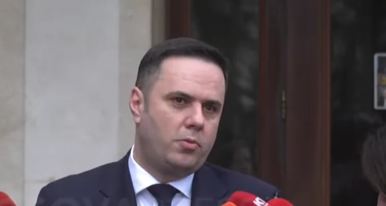 Obadia vorbește după întâlnirea cu Kurt: Sau consens politic între toate părțile sau acordul dintre LVV și LDK)