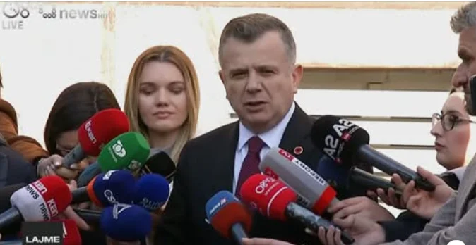 Reuniunea Consiliului Mendata pentru Balluk Balla se încheie: suspendare suficient.