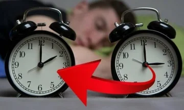 この日の時計は1時間前に移動します。