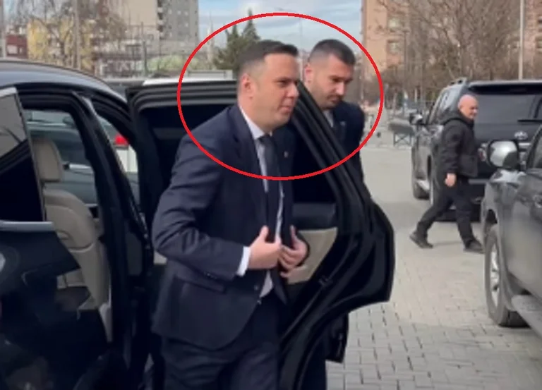 Cazul preşedintelui Lumir Abdixhiku merge la întâlnirea cu Kurt