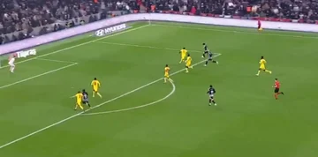 Rasica Spieler erzielt eines der besten Ziele der Woche