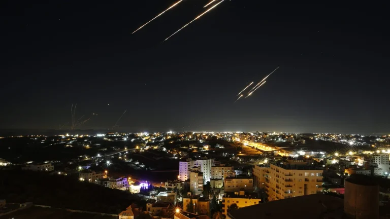Fost agent CIA spune că SUA poate ataca Iranul luni.