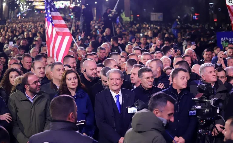 Ο Σαλί Μπερίσα δεν θα καθυστερήσει, ανακοινώνει την ημερομηνία της επόμενης εθνικής διαμαρτυρίας