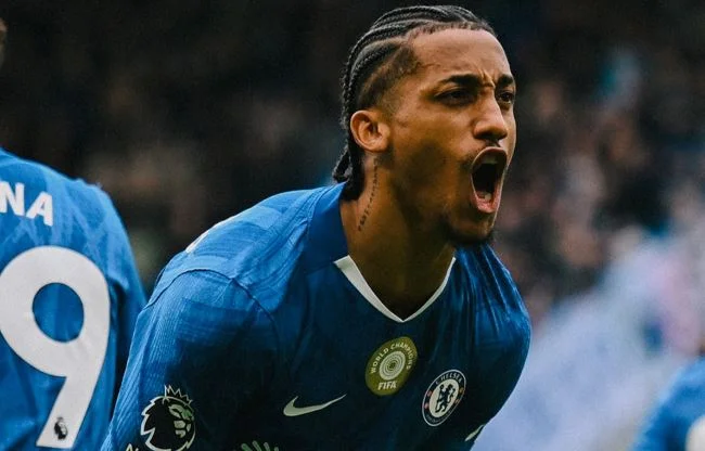 Chelsea îşi ia cravata, de data asta împotriva lui Burnley.
