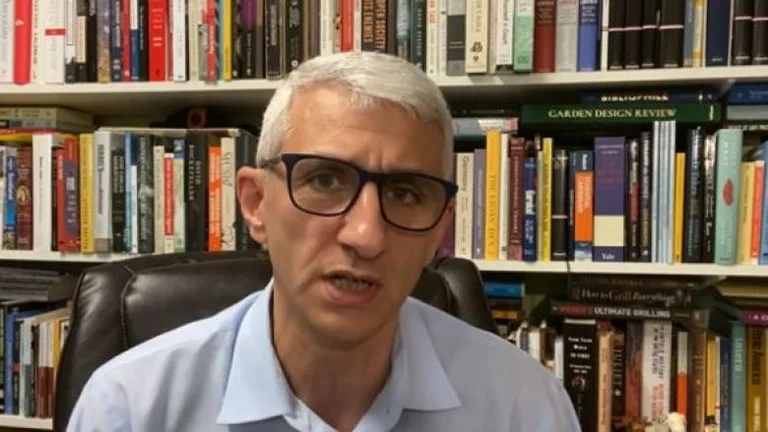 Uk Lushi critica a Vjosa Osmani: No use América para la campaña presidencial. Kosovo haría bien en elegir al presidente Thaci.