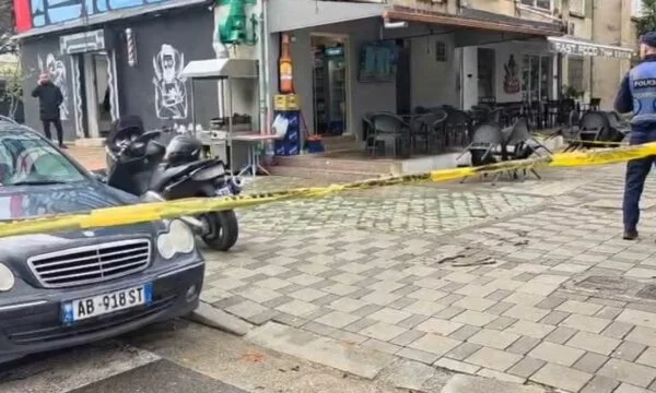 Ucis de cuţit în Tirana, ceartă a avut loc într-un bar.