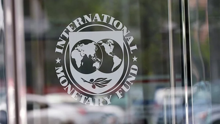 FMI: impasul politic încetineşte creşterea economică în Kosovo