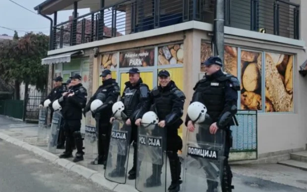 Αλβανική οικογένεια στη νότια Σερβία στοχοθετημένη από εκστρατεία διώκτη