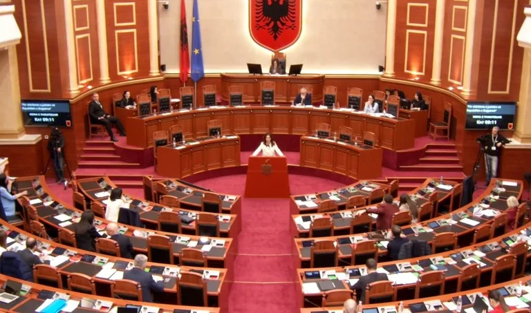 Procesul împotriva foştilor lideri KLA de la Haga, Spiropali: Justiţia nu trebuie să fie oarbă faţă de realitatea istorică a Kosovo