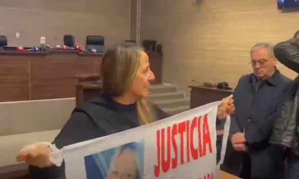 Reakcja matki Argentyny na sąd po skazaniu Andrew Niki na 18 lat więzienia