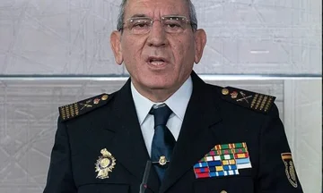 スペインのスカンダル、国家警察の副監督は、彼の部下をラップして請求
