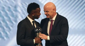 Infantino reagiert auf rassistische Anrufe an Winicius Jr: Ich war schockiert und betrübt