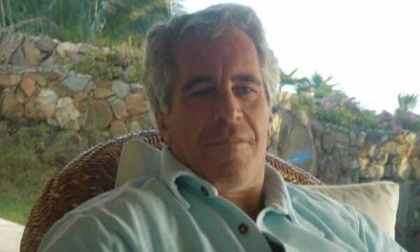 Σκάνδαλο αρχείου “Epstein”, η αστυνομία του Ηνωμένου Βασιλείου καλεί για μάρτυρες, αναζητώντας πληροφορίες για διακίνηση ανηλίκων το 1996