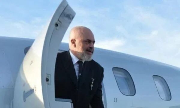 Με την πρόσκληση του Τραμπ, ο Έντι Ράμα φεύγει για Ουάσινγκτον.