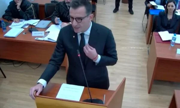 Solicitarea unei modificări a măsurii de securitate, se stabilește data la care se va lua în considerare eliberarea Erion Veliaj