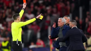 “war sehr klar”, Mourino wirft stark den Richter der Förderung Real Madrid
