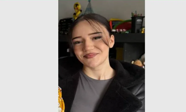 Poliţia caută ajutor s-o găsească.