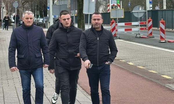 Muutaman Haagissa järjestetyn kuulemisen jälkeen perhe ja poliitikot kokoontuvat erityistuomioistuimeen