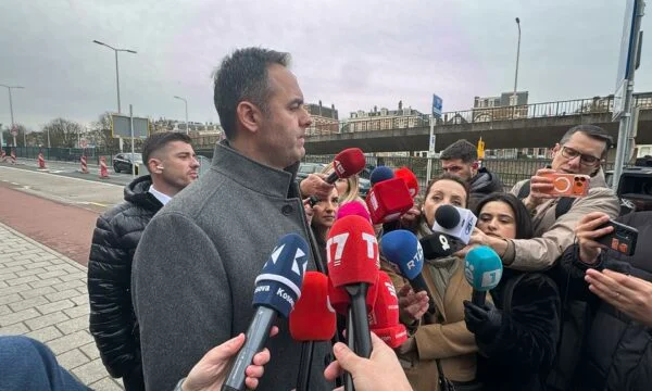 Konjufca la Haga: Ceea ce încearcă să facă în interiorul acestei curţi este să distorsioneze istoria
