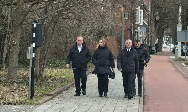 Selimi albaneză de la Haga: cred că justiţia va acorda libertatea KLA patru