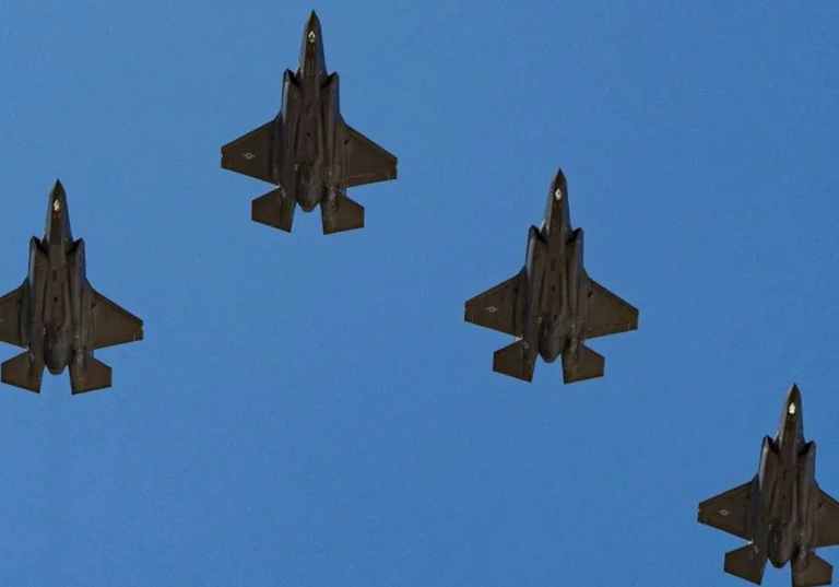 Peste 50 de avioane americane de vânătoare raportate spre Orientul Mijlociu în 24 de ore