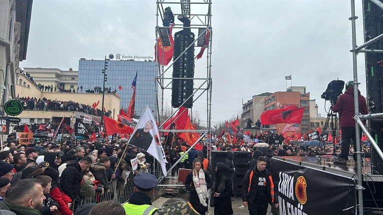 Antics líders de KLA estan seguint la marxa majeta de l'Haia